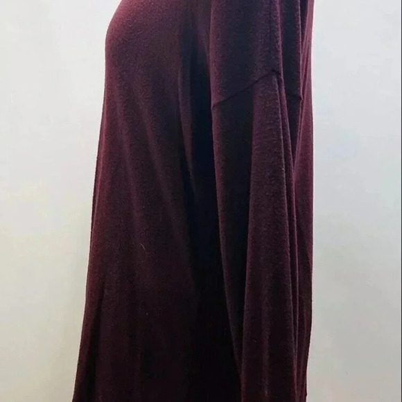 GIBSON Women Long Sleeve Pull-Over Burgundy Asymmetrical Hem Sweater Size Medium - Picture 8 of 11